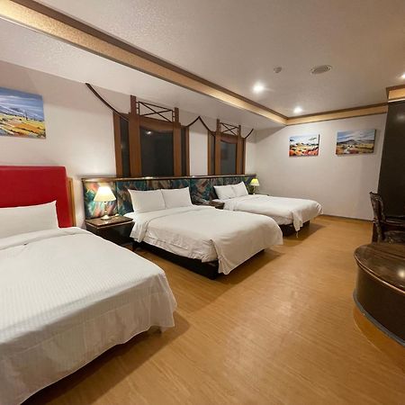 Wenpin Hotel - Pier 2 Kaohsiung Buitenkant foto