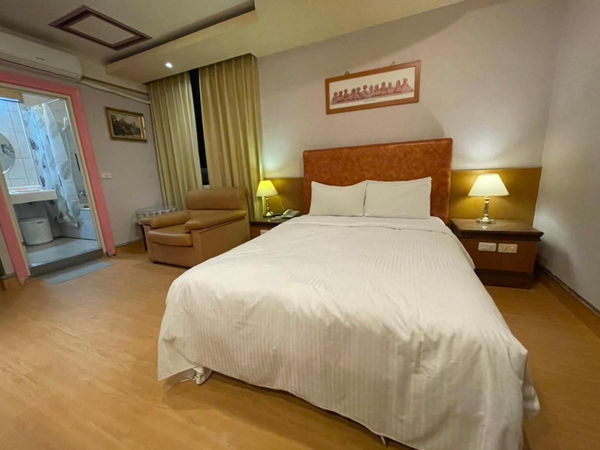 Wenpin Hotel - Pier 2 Kaohsiung Buitenkant foto