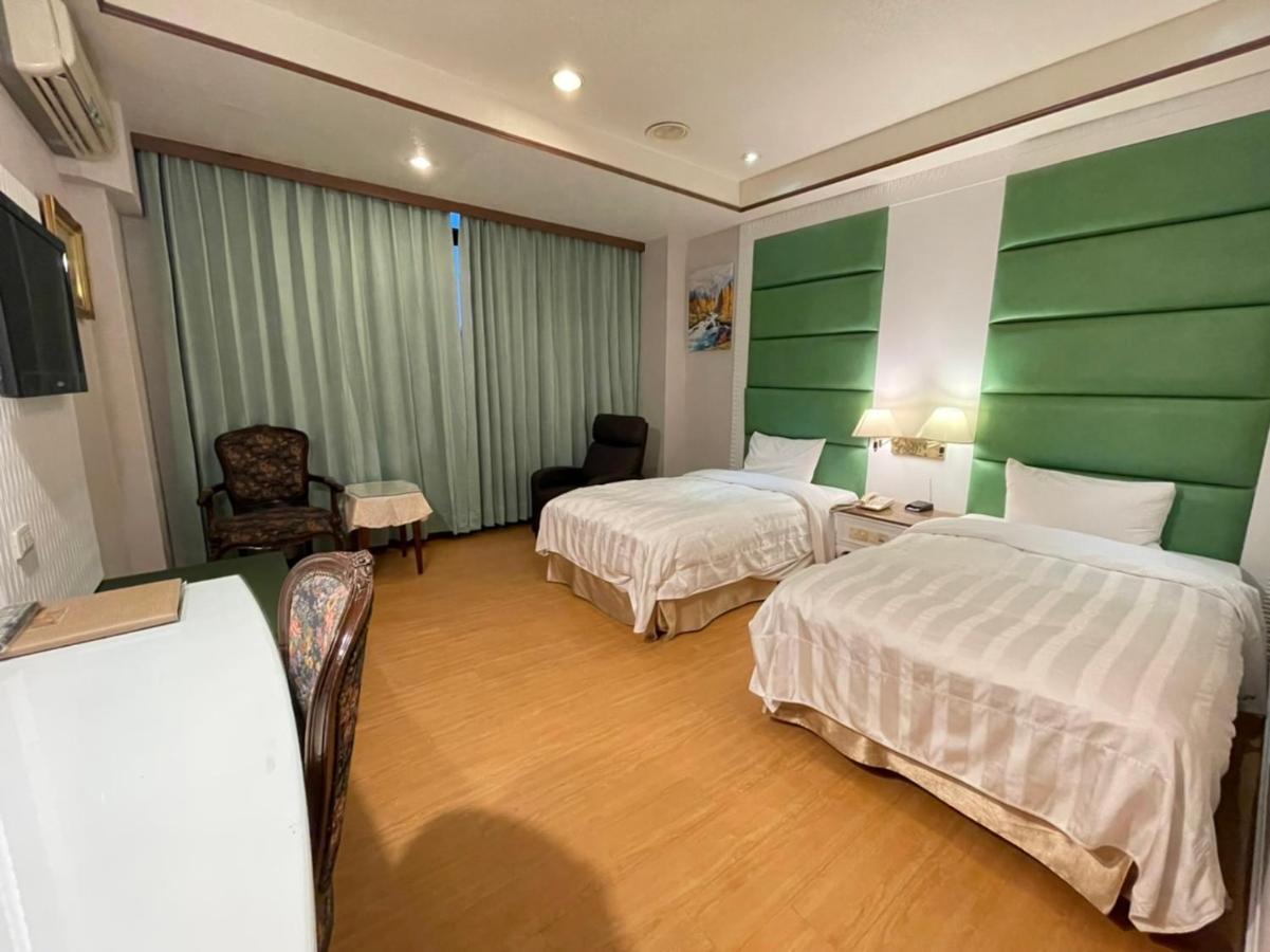 Wenpin Hotel - Pier 2 Kaohsiung Buitenkant foto