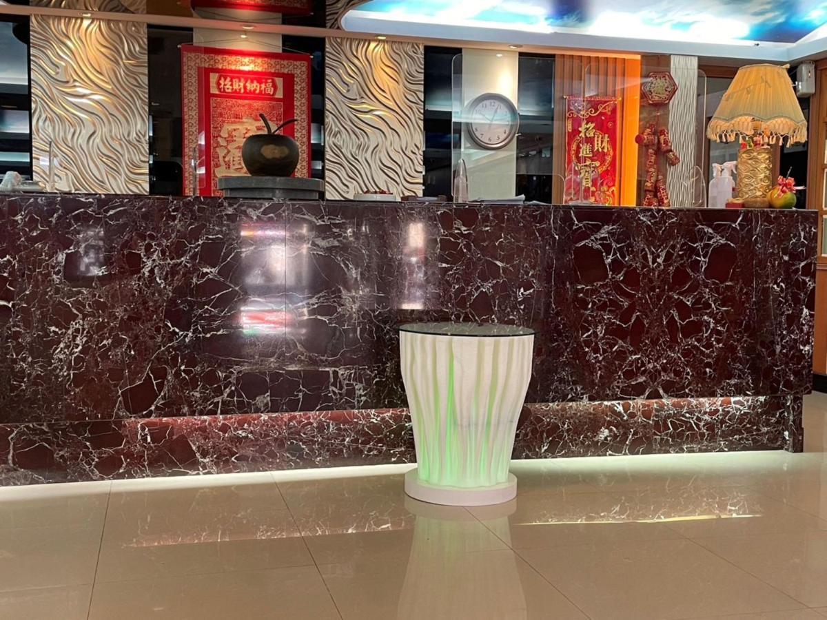 Wenpin Hotel - Pier 2 Kaohsiung Buitenkant foto