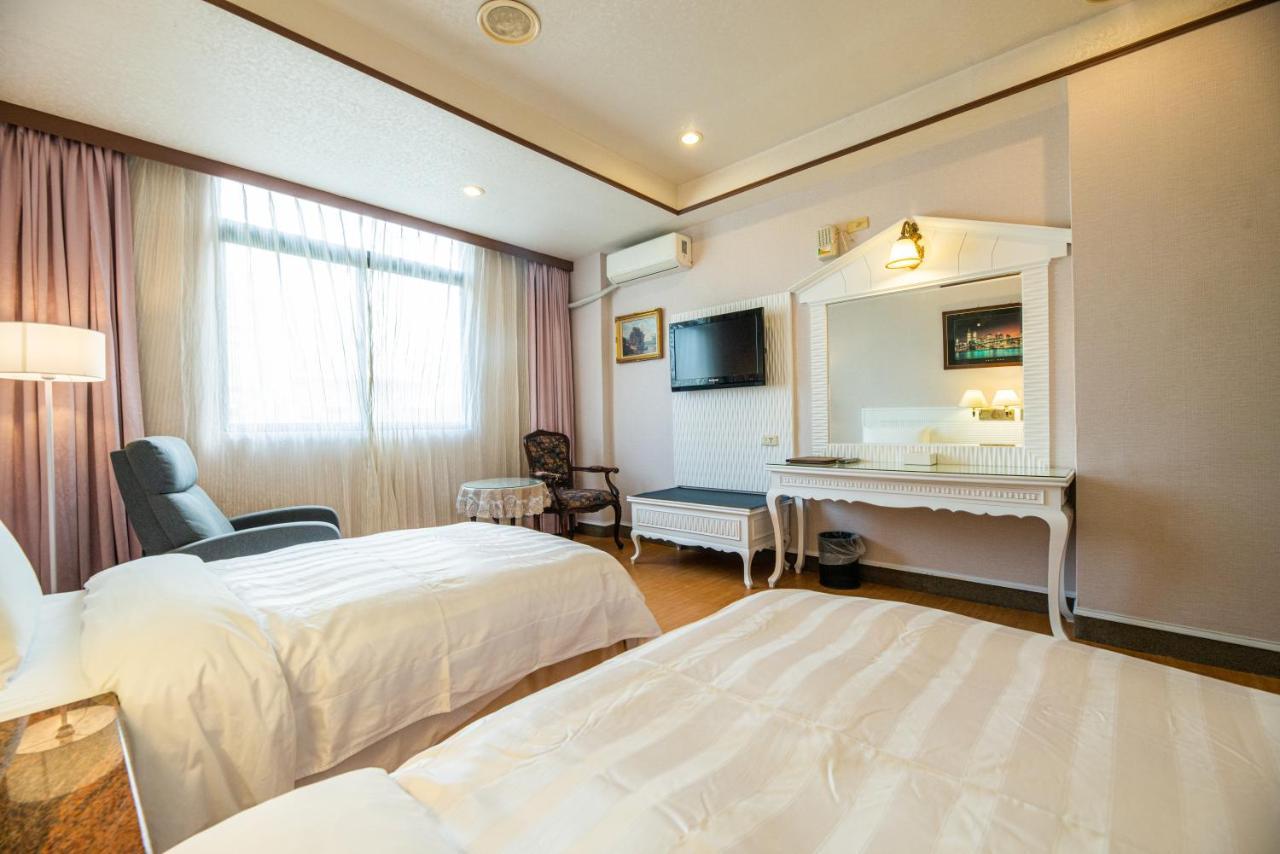 Wenpin Hotel - Pier 2 Kaohsiung Buitenkant foto