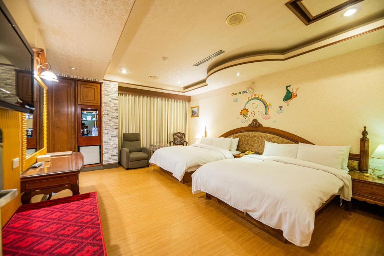 Wenpin Hotel - Pier 2 Kaohsiung Buitenkant foto
