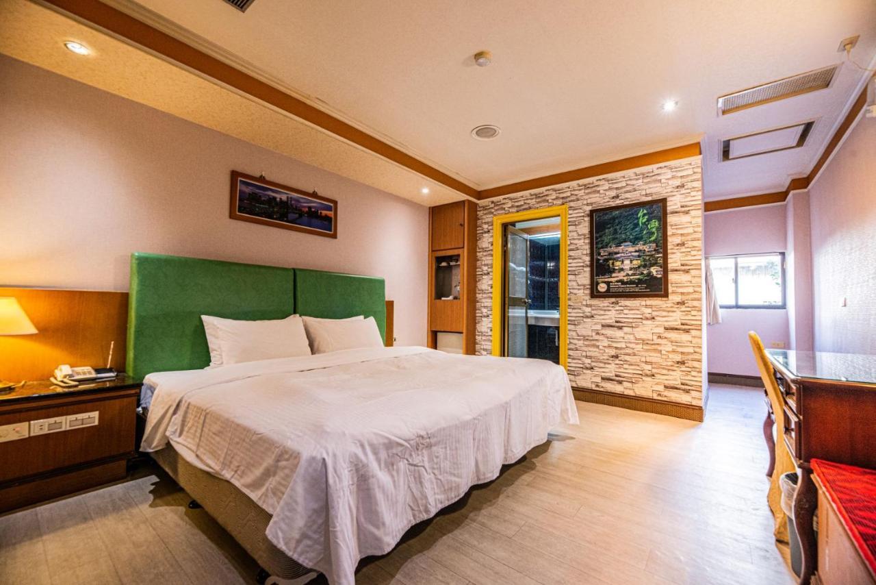 Wenpin Hotel - Pier 2 Kaohsiung Buitenkant foto