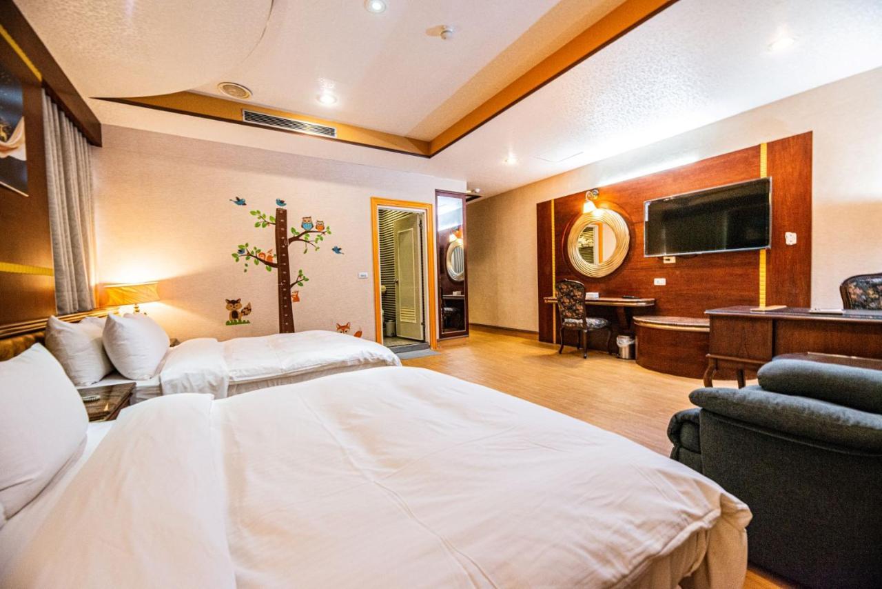 Wenpin Hotel - Pier 2 Kaohsiung Buitenkant foto