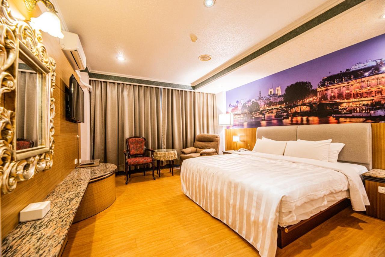 Wenpin Hotel - Pier 2 Kaohsiung Buitenkant foto