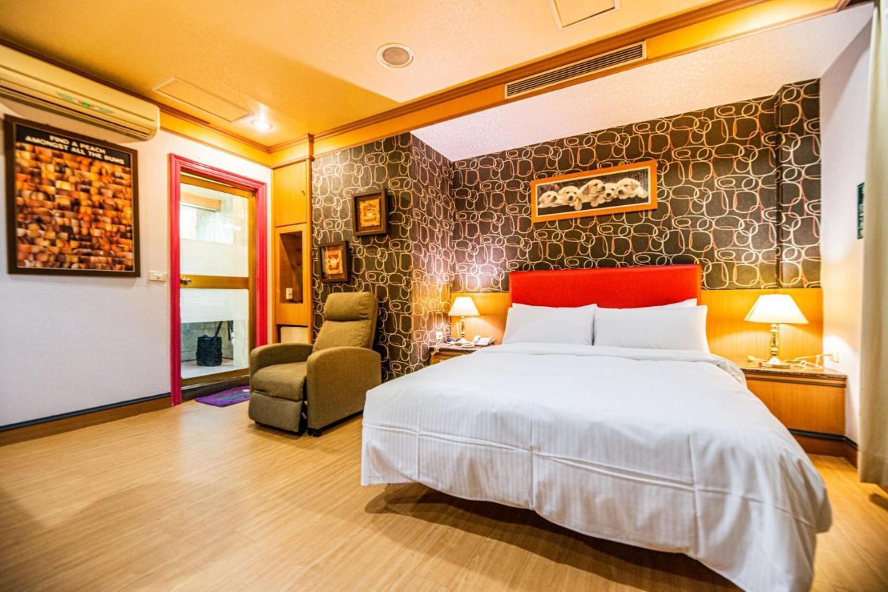 Wenpin Hotel - Pier 2 Kaohsiung Buitenkant foto