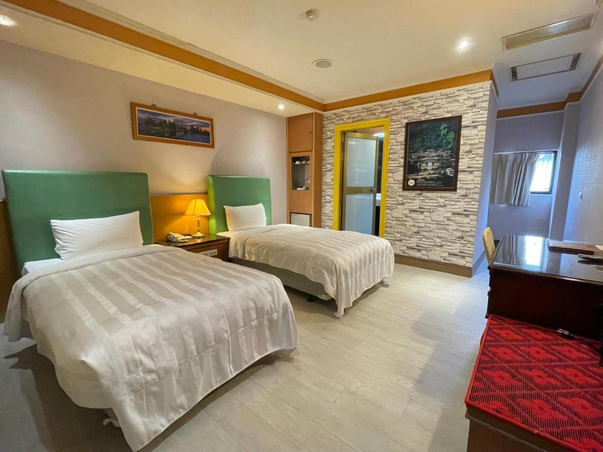 Wenpin Hotel - Pier 2 Kaohsiung Buitenkant foto