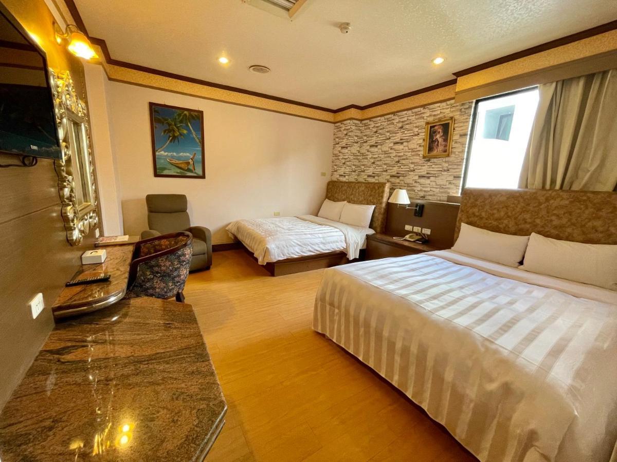 Wenpin Hotel - Pier 2 Kaohsiung Buitenkant foto