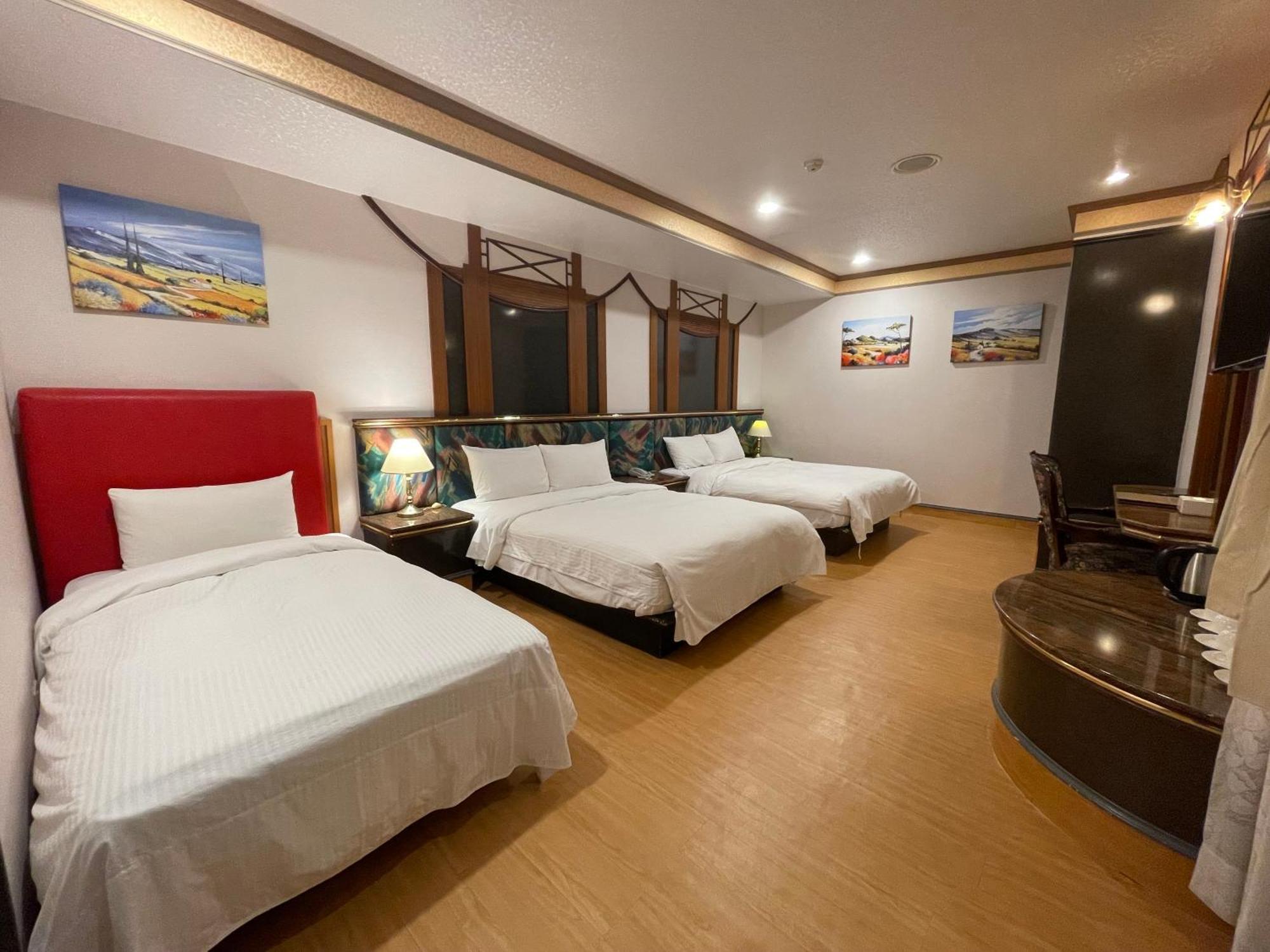 Wenpin Hotel - Pier 2 Kaohsiung Buitenkant foto